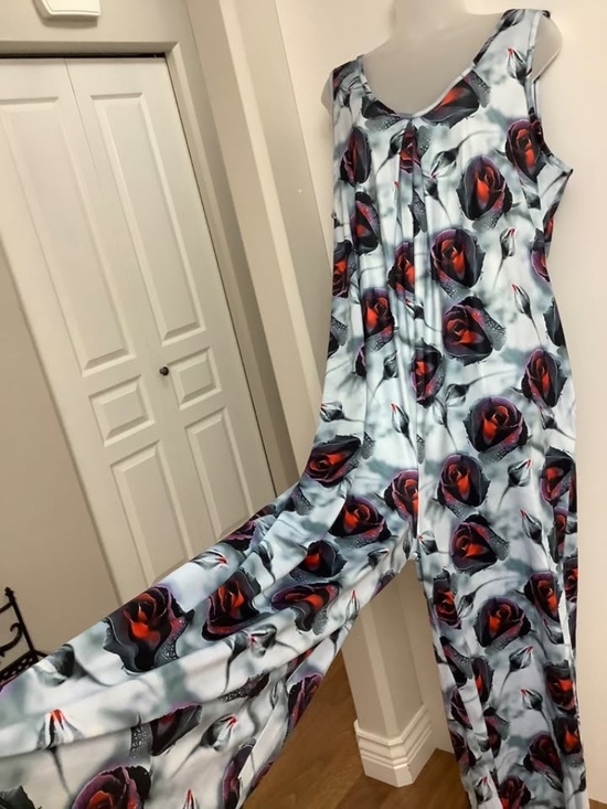 NEW Gorgeous Roses Jumpsuit w Pockets 1X-XXL - Picture 1 of 5